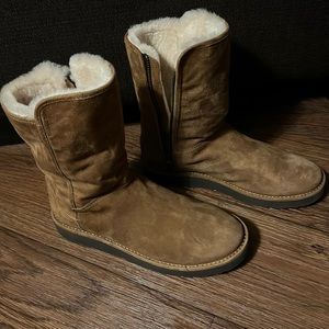 Boots did not fit me, never wear their brand new really good for winter